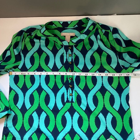 *SOLD* BANANA REPUBLIC 3/4 Length Sleeve Button Down Top - Picture 5 of 6
